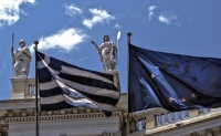 Financial Times: Ισχυρή ανάπτυξη στην Ελλάδα, αλλά η χώρα θα είναι σύντομα η φτωχότερη στην ΕΕ